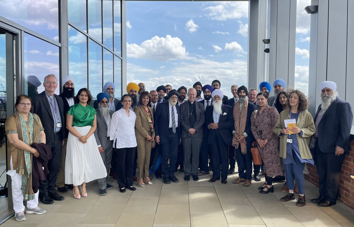 ArchbishopSarah's tweet photo. Delighted to have hosted Sikh friends at Lambeth Palace Library today, listening to the joys and concerns of the community here in Britain.

Hospitality is such a key aspect of both our faiths, and I pray for more opportunities for us all to come together for the common good. https://t.co/TY57Fmr949