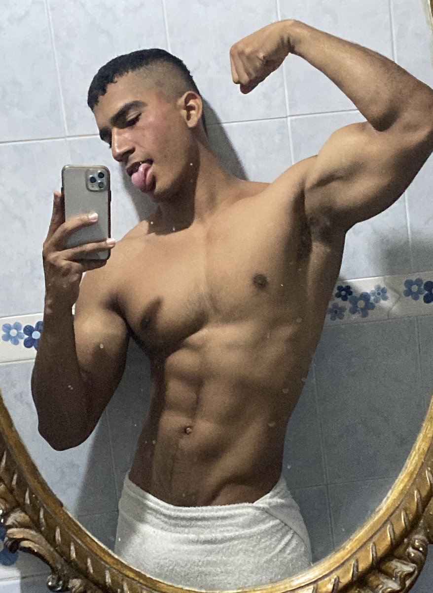 Jackstan110's tweet photo. shower time, online every night Colombia time at Flirt4free💦😜 #muscleboy #aesthetics #webc #Flirt4Free https://t.co/rqnX5WErdN