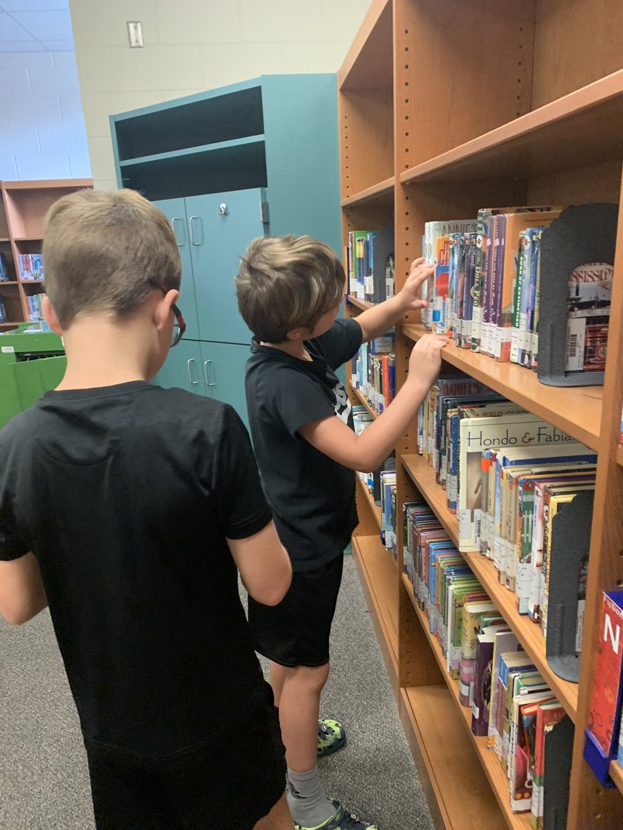 cypresscreekvcs's tweet photo. Thank you Ms. Corbin for the open hours of the Media Center for our summer school students. So many books to choose from. #ottersmatter #ottersSWIM https://t.co/QUc3dw40Hb