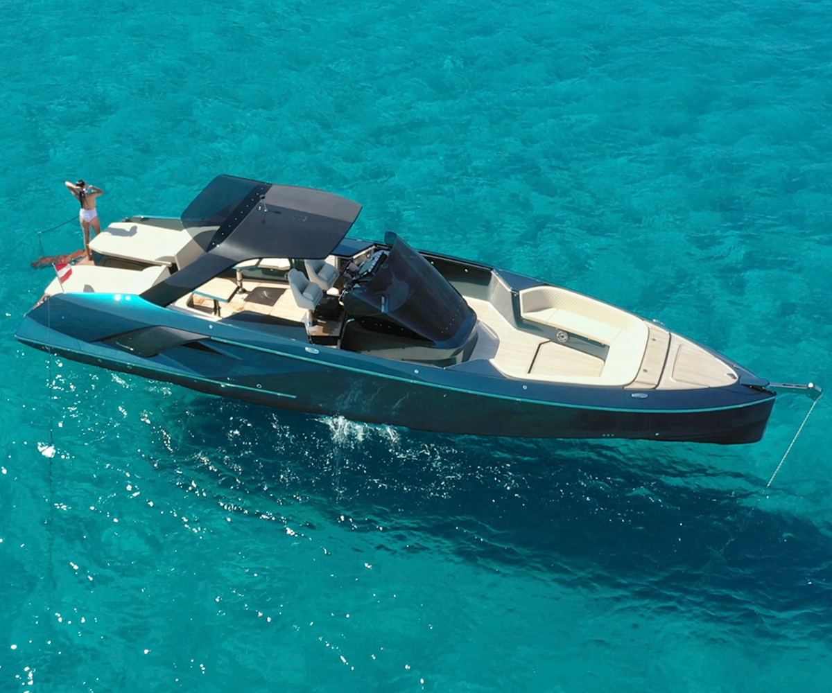 Frauscherboats's tweet photo. Unwind in style. #ChooseAFrauscher ✨
•
•
•
#frauscherboats #frauscher #boating #engineersofemotions https://t.co/COaYVF8XZu