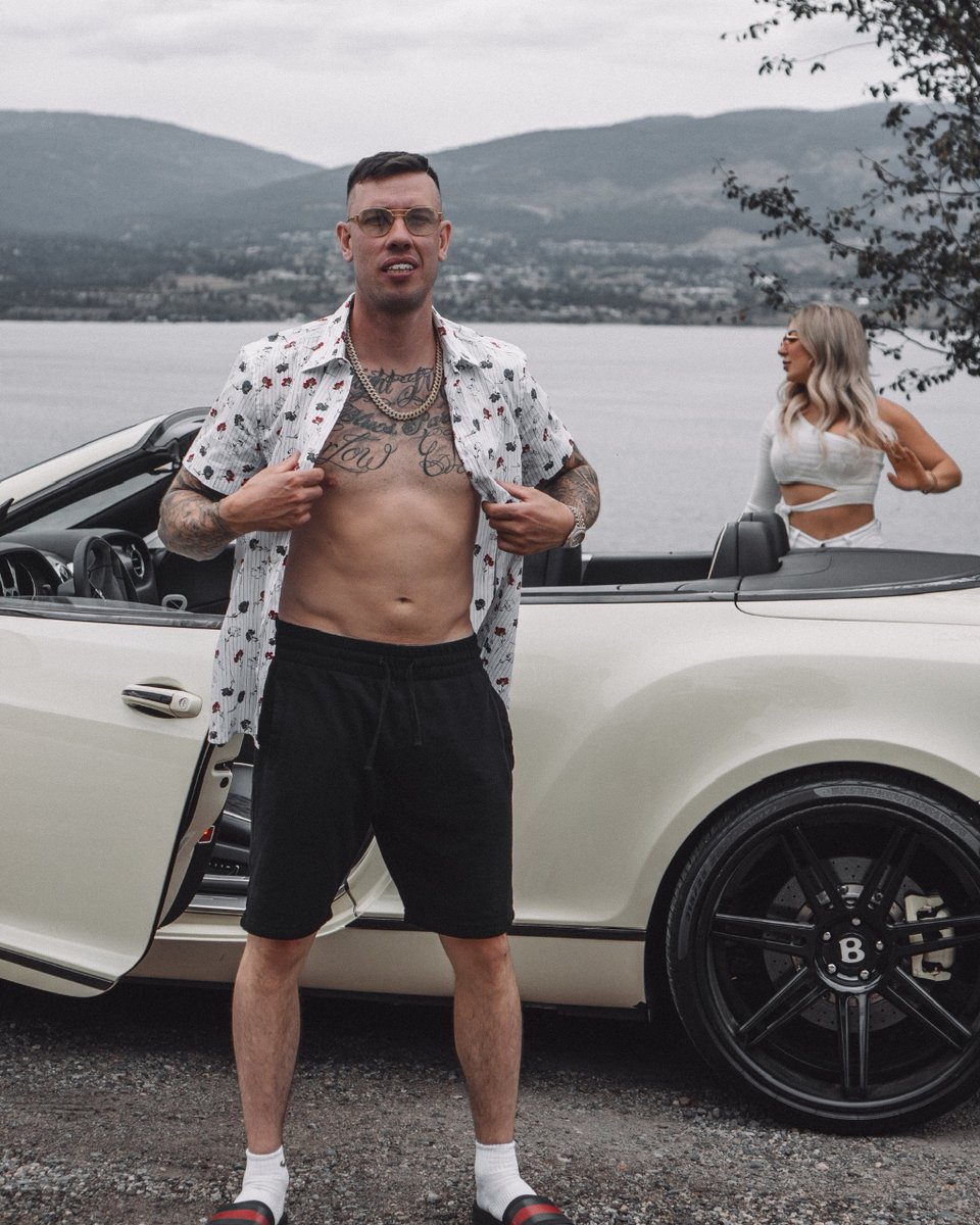 kelownafornia in the drop top #diamondboyz #miamicubanlink #kiksdidit #coldesticeinthecountry #hustlequotes