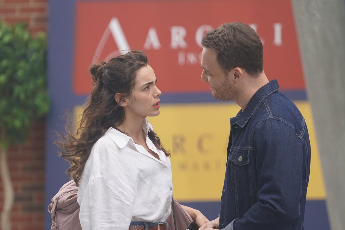 yacokseversentv's tweet photo. Herkes ekran başına! 📺 #YaÇokSeversen ilk bölümüyle @kanald'de başladı!

@KeremBursin @hafsanur_s @ayyapim https://t.co/I5GcYJYrAh