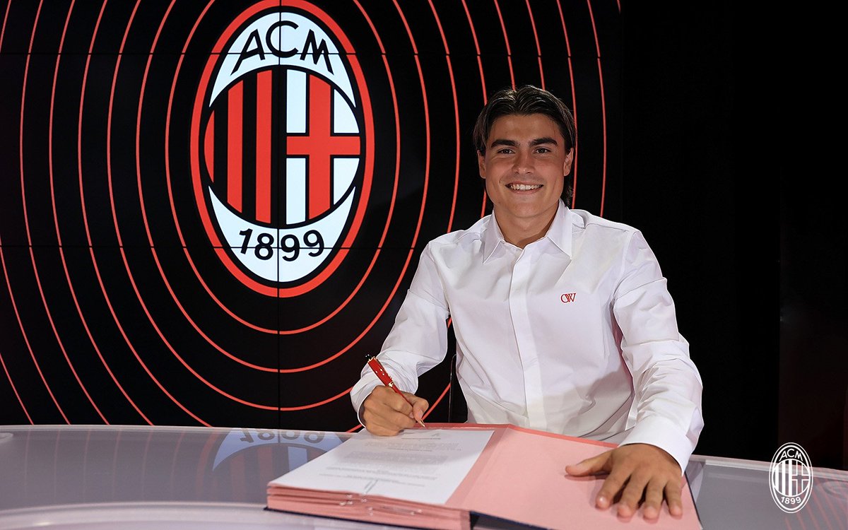 CicognaCMercato's tweet photo. ✅ Luka #Romero è un nuovo giocatore del #Milan. L'argentino arriva a parametro zero dopo l'esperienza alla #Lazio. 🔴⚫🇦🇷 [@acmilan]

#Calciomercato https://t.co/RTesJhgrbQ