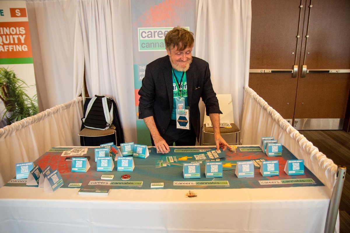 40TonsBrand's tweet photo. Some of our favorite moments from the Level Up Career Conference on #Juneteenth!

Thank you to everyone who came out, job seekers and exhibitors!
•
•
•
•
•
•
#freethe40k #40tons #levelupyourcareer #socialimpactbuisness #supportchange https://t.co/EsJJpJDwZ1