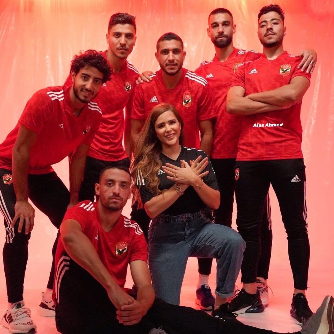 أديداس تعلن عن قميص الأهلي للموسم الجديد ما بين يومي الأحد والأثنين القادم.♥️🦅