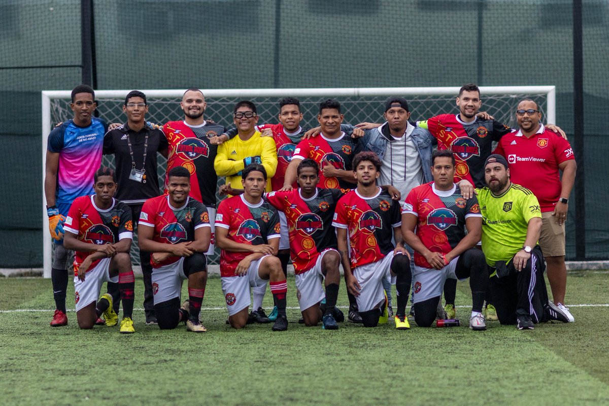 ManUnitedPanama's tweet photo. #TBT

Nuestra peña el Manchester United 👹 Panamá 🇵🇦 ha finalizado su participación en la Copa 🏆 @interpenaspty, ocupando en su primer torneo oficial el tercer 🥉 lugar y de paso nuestro capitán ganando el líder de goleo. 

Muchas felicidades chicos por este gran paso.

#GGMU https://t.co/h8g5IGN7Pw