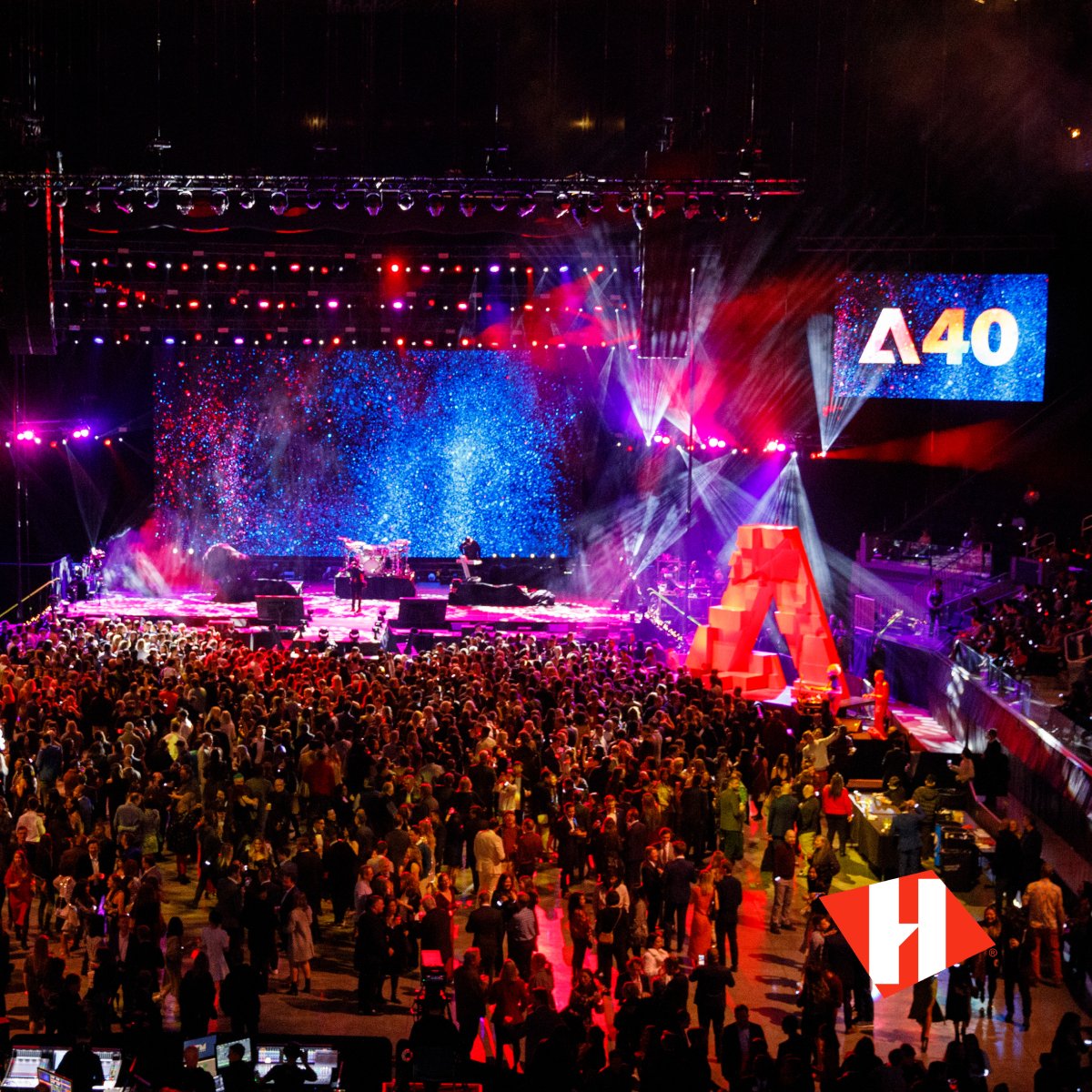 hartmannstudios's tweet photo. We know a thing or two about designing an incredible event experience. Check out some of our favorite stages we’ve designed over the years. See more great examples: https://t.co/j23OxA4IeE 

#corporateevents #eventdesign #setdesign #stagedesign #productiondesign #lightingdesign https://t.co/mB9Ncr6zXj