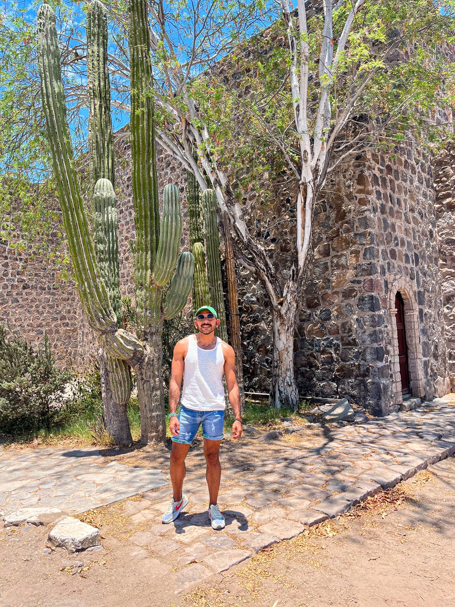arminmontano's tweet photo. Yo no te busque, chocamos en el trayecto… ☺️ #Mulege #Elmuchacho https://t.co/MX7fowVDTF