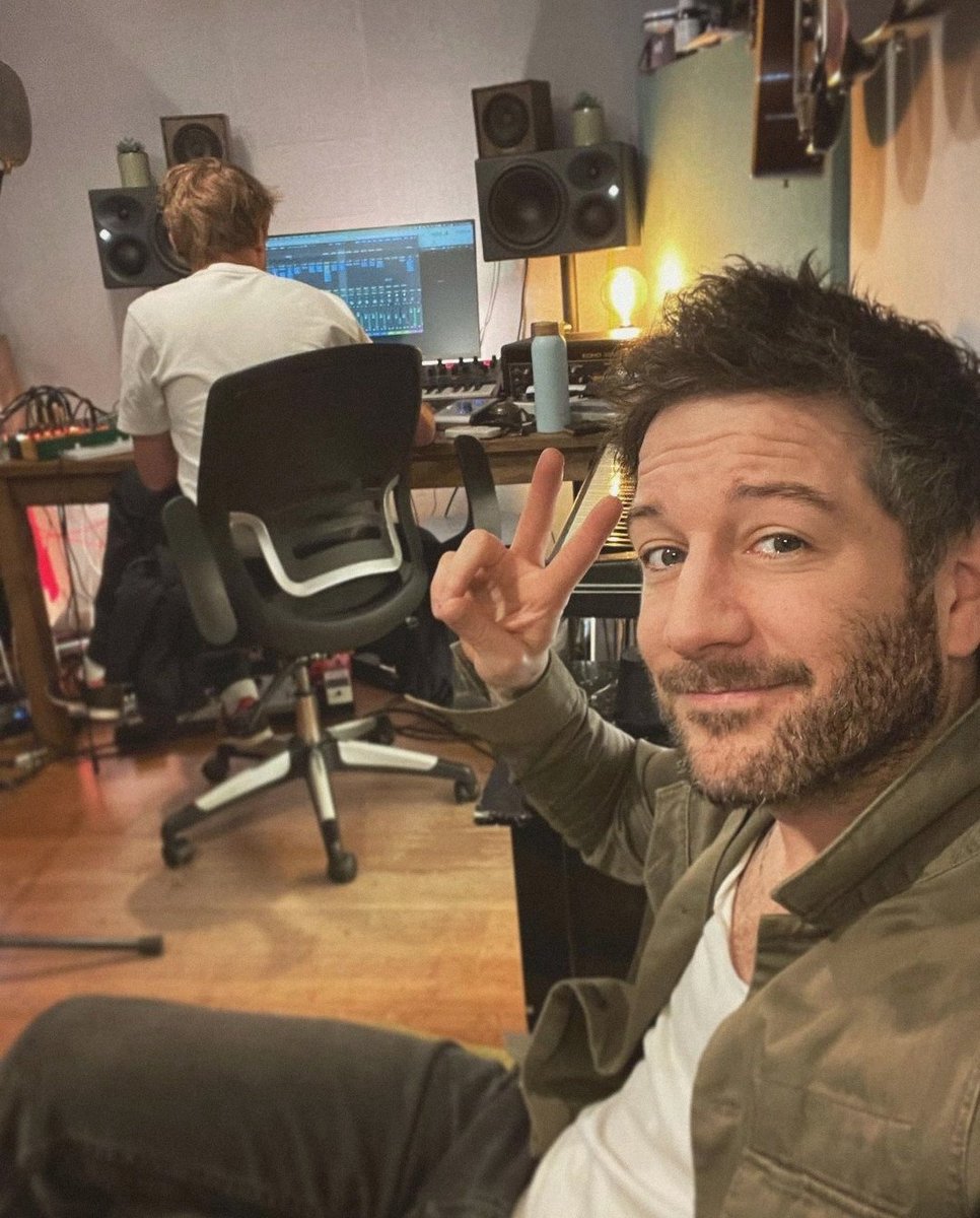 TeamMattCardle's tweet photo. From @MattCardle's Instagram - album 5 is getting closer... 👀✌️ https://t.co/8tJZOUs5Sf