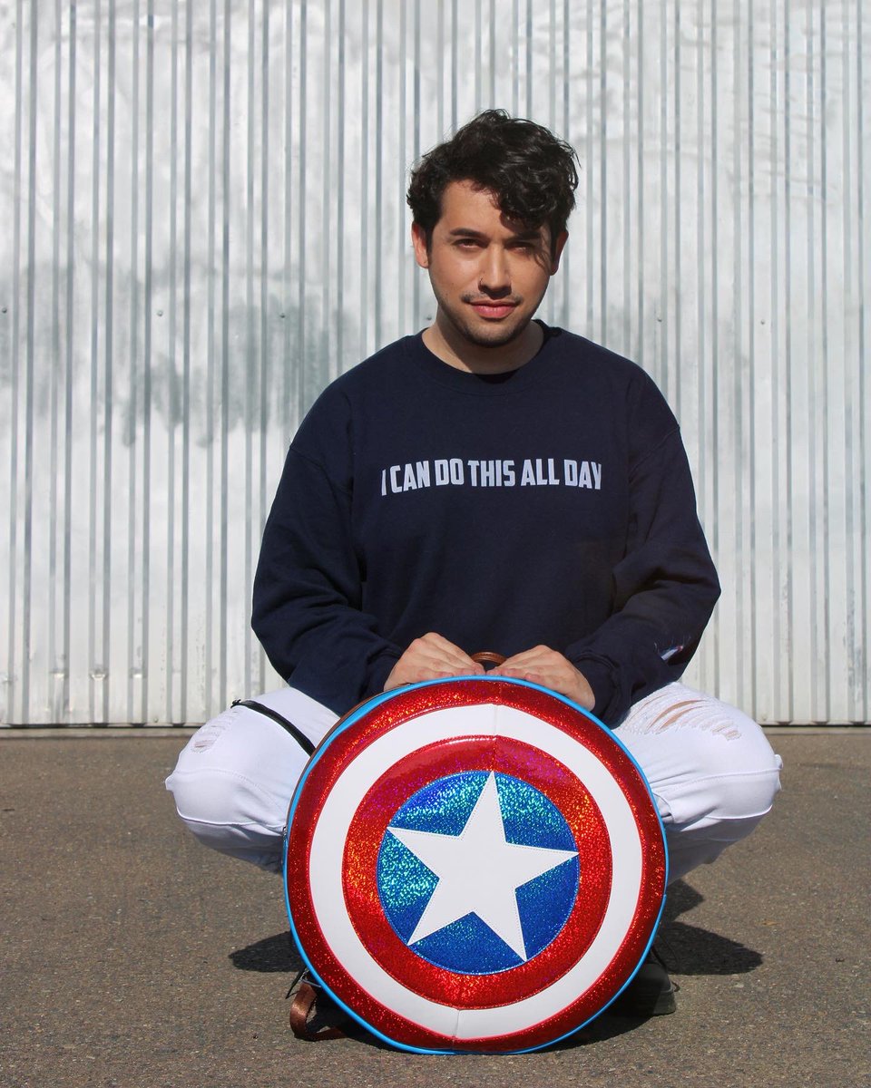 seejaylewis's tweet photo. #sponsored I can do this all day thanks to this Captain America Shield Exclusive Loungefly from @fundotcom_ ! Pick up yours via the link in my bio. #yesfundotcom #funfluencer #captainamerica #rogersthemusical https://t.co/MUIxA2UdPa