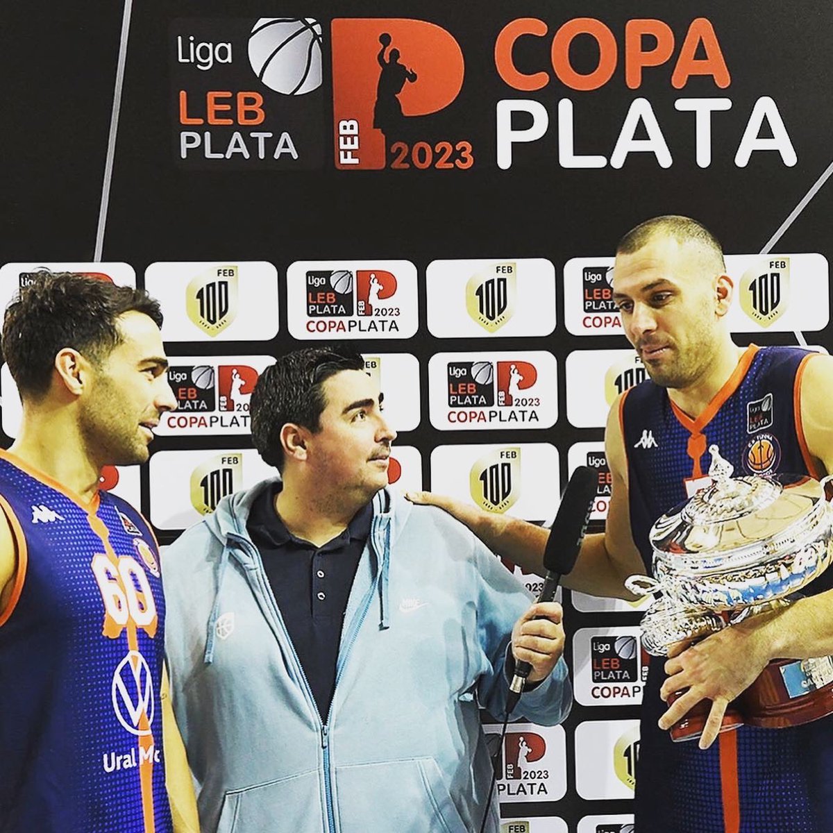 ⛹🏻‍♂️ Hay jugadores a los que la retirada no debería llegarles nunca… Y <a href="/aleBortolussi/">Alejandro Bortolussi</a> es claramente uno de ellos‼️

Qué raras se van a hacer este año las Finales LEB sin él, pero le irá bien en todo lo que emprenda 💪🏻

Gracias y suerte!!!