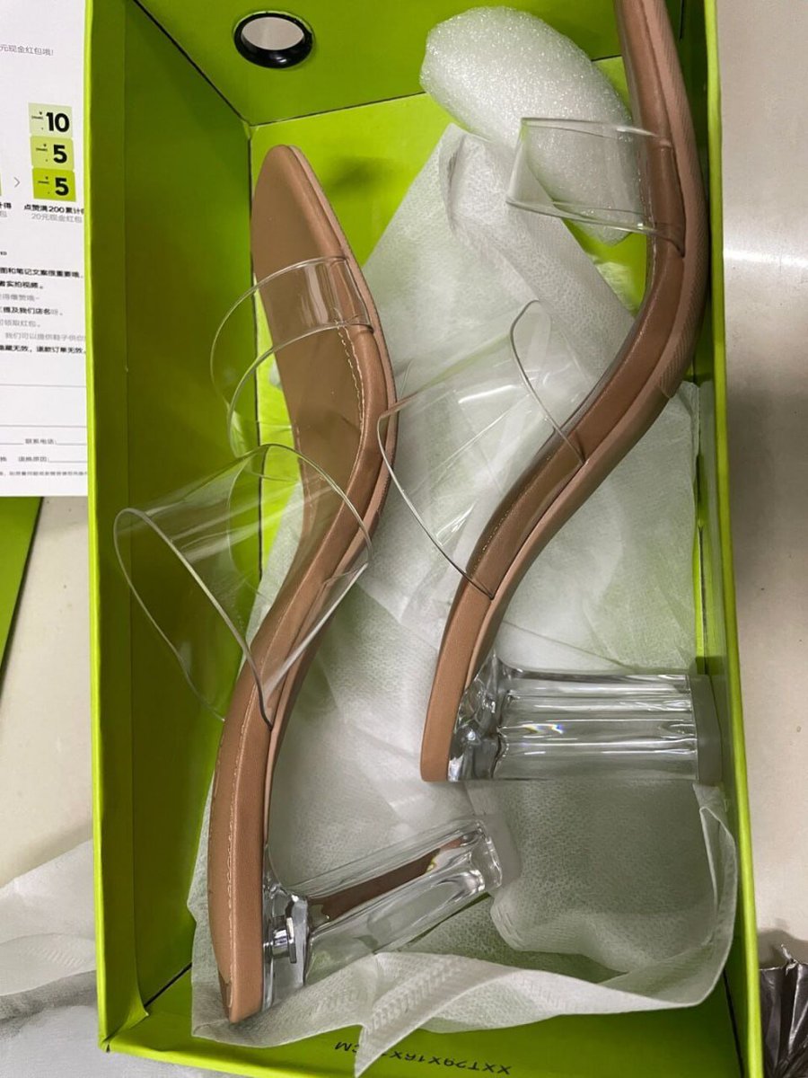 Maydelmacat's tweet photo. Wear the Right Shoes, Find the Right People https://t.co/C8HOh2QS4M