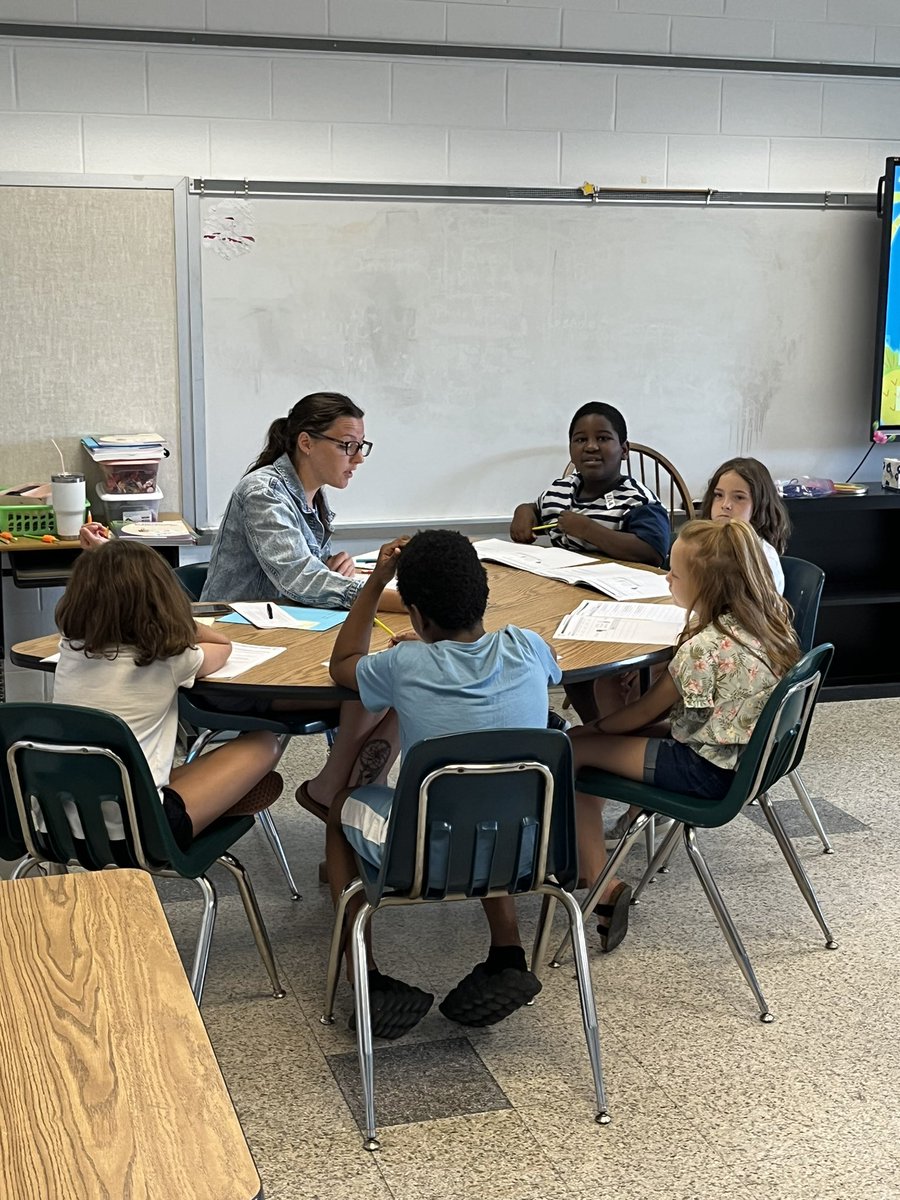 mjpeterm5's tweet photo. SLC @WTCookeSchool students from @BirdneckES1 having a great 2nd day of learning !! BIG SHOUT OUT @slcholis 🎉🤩 SLC Coordinators ROCK!!! @KarlaYo78612102 @VBerikpetermann https://t.co/9RTWvUoVi7