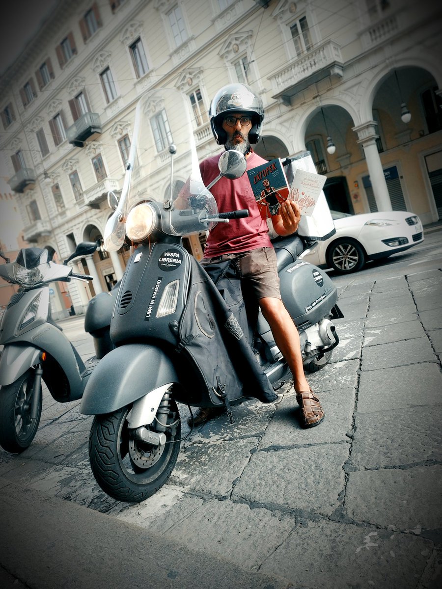 ci sono editori, promotori, distributori con i quali abbiamo a che fare tutti i giorni e poi c'è <a href="/Mendo_to/">Fabio Mendolicchio</a> che ci porta le novità sulla sua  #vespaLibreria