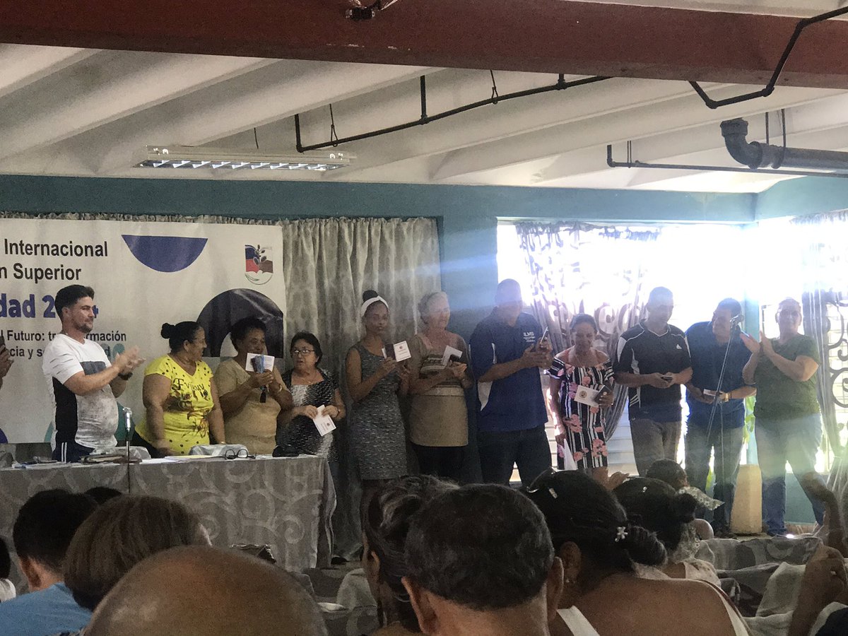 Reconocen profesores de la <a href="/uij_jmo/">Universidad JMO</a> con la medalla Rafael Maria de Mendive. Muchas felicidades 🎊🎉 <a href="/NoelMel03027189/">Noel Melendez</a> <a href="/Magui39279433/">Magui</a> <a href="/HaydeePaulaPaz1/">Haydee Paula Paz Izquierdo</a> <a href="/samper_rivero/">Diego Samper Rivero</a> <a href="/OdalisPrezMach1/">Odalys Pérez Machado</a> <a href="/CulturaFisica/">Facultad de Cultura Física,Isla de la Juventud</a> <a href="/fct_uij/">Facultad de Ciencias Tecnicas UIJ</a>