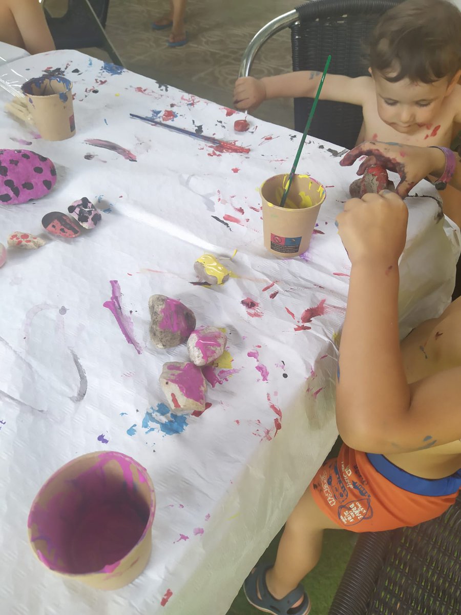 Esta es una nueva #actividad que está arrasando: "Arco Iris ROCK" 😍 ¡mirad sus caras!

#escapadaMadrid #actividadesEnMadrid #EstanciasGrupos #Hosping #Animación #Splash #turismoMadrid #Madrid #Naturaleza #CampingMadrid #BusCampingMadrid  @CampingMadridArcoIris