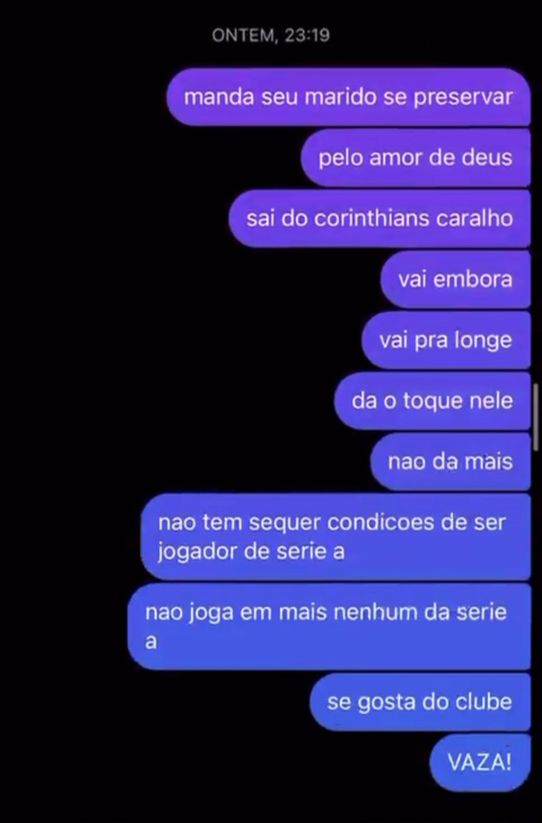 futebol_info's tweet photo. Esposa do volante Maycon, em discussão com torcedor do Corinthians:

"98% do elenco com salário atrasado."

"Vocês não merecem respeito de ninguém."

"Meu esposo não joga sozinho e também estamos doidos para sair. Ninguém aguenta. Aqui nunca foi o nosso lugar."

📸 @alizinhosccp https://t.co/BQkjquDVhE