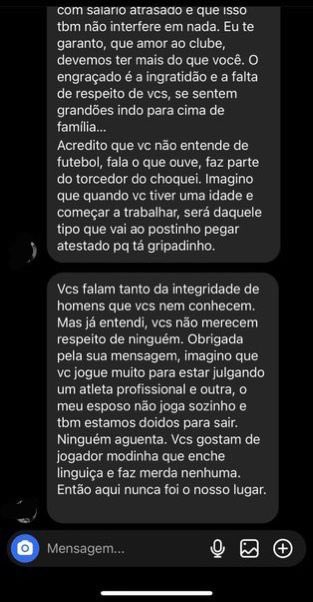 futebol_info's tweet photo. Esposa do volante Maycon, em discussão com torcedor do Corinthians:

"98% do elenco com salário atrasado."

"Vocês não merecem respeito de ninguém."

"Meu esposo não joga sozinho e também estamos doidos para sair. Ninguém aguenta. Aqui nunca foi o nosso lugar."

📸 @alizinhosccp https://t.co/BQkjquDVhE