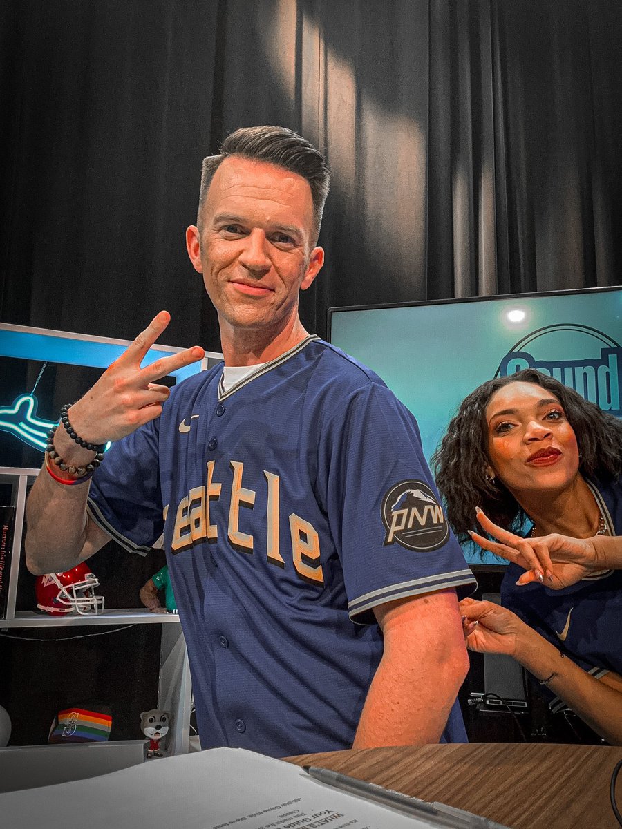 SteveTVNews's tweet image. MLB ALL-STAR WEEK IS HERE!!!

To celebrate - @tyrahmajors &amp;amp; I are breakin’ out our @Mariners City Connect jerseys &amp;amp; goin’ baseball-style for this week’s episode of Sound On!

New episode drops online TODAY at 12p! 

Check out our previous episodes here: youtube.com/playlist?list=…