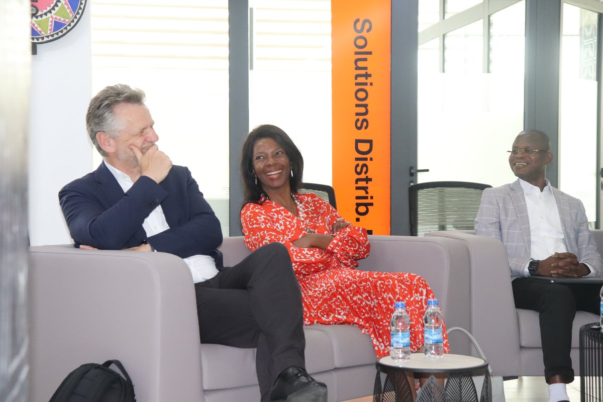 GroupOrangeServ's tweet photo. [Visite du DRH Groupe Orange @Vincent LECERF au sein du GOS S.A]
Nous sommes ravis de partager avec vous quelques images de la visite de M. Vincent LECERF, VP Directeur des Ressources Humaines du Groupe Orange que nous avons eu le privilège d'accueillir dans nos locaux.@orange https://t.co/AyPPR3tlbf