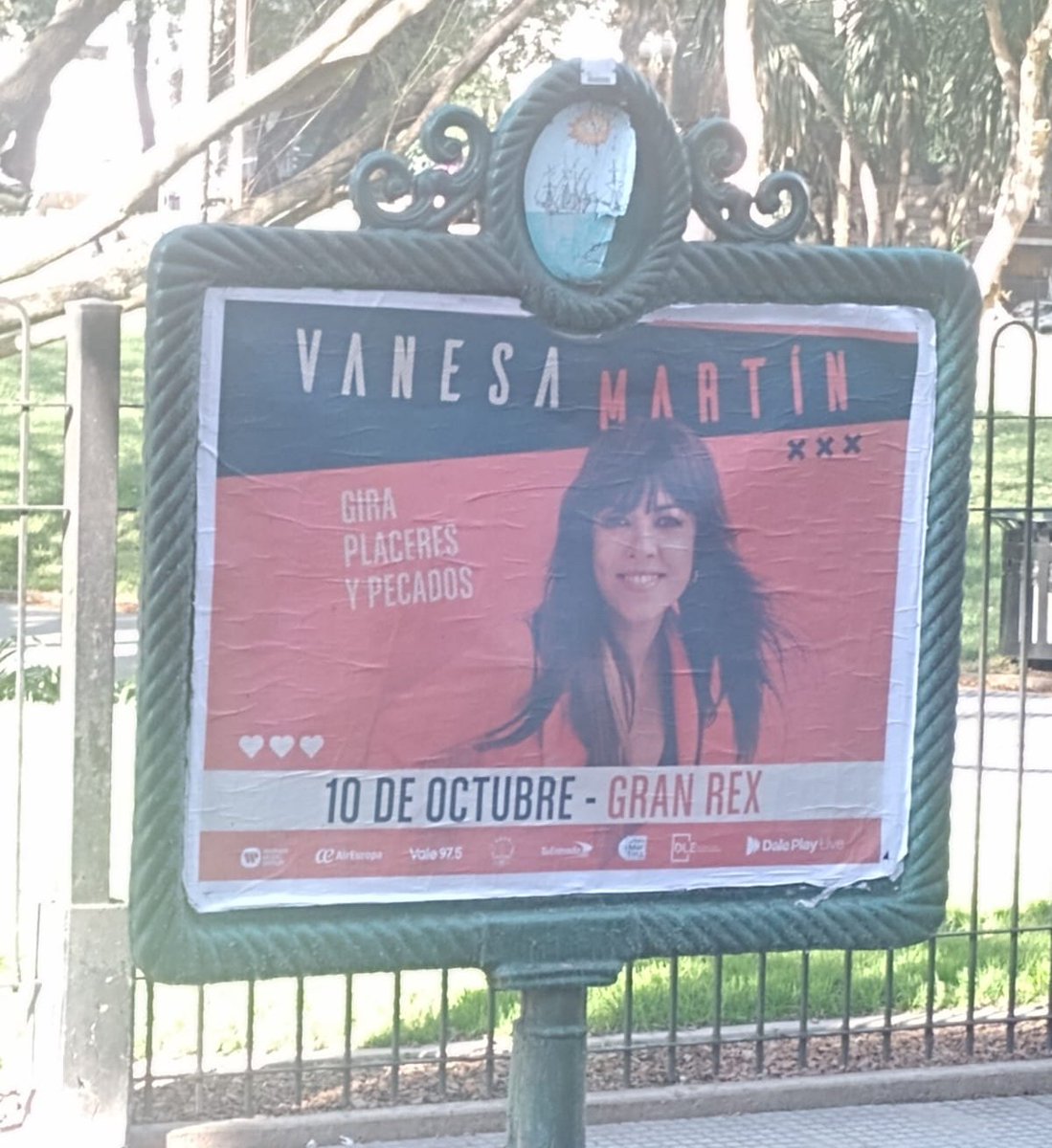 agus de agustina 💐 tweet media