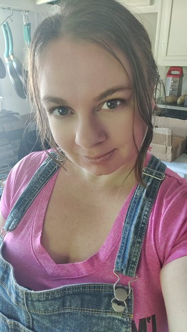 Working HARD today. Lol. https://t.co/I2VuhQqVdj<a href="/tag/milf"class="tags"><span>#milf</span></a><a href="/tag/momboobs"class="tags"><span>#momboobs</span></a><a href="/tag/mombody"class="tags"><span>#mombody</span></a><a href="/tag/chaturbategrls"class="tags"><span>#chaturbategrls</span></a>