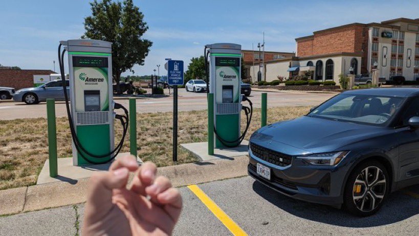 Out_of_Spec's tweet photo. All Of These Ameren Missouri ChargePoint DC Fast Chargers Are Crippled Or Offline!

https://t.co/kCGv2s1S41 https://t.co/XUF0c3WAnd