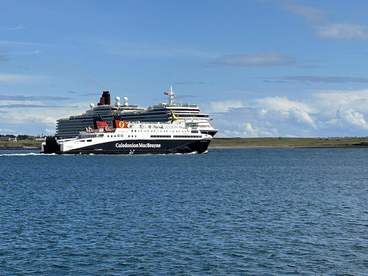 philcorlett's tweet photo. Loch Seaforth &amp; Queen Victoria in Stornoway today https://t.co/SajfJgdSYG