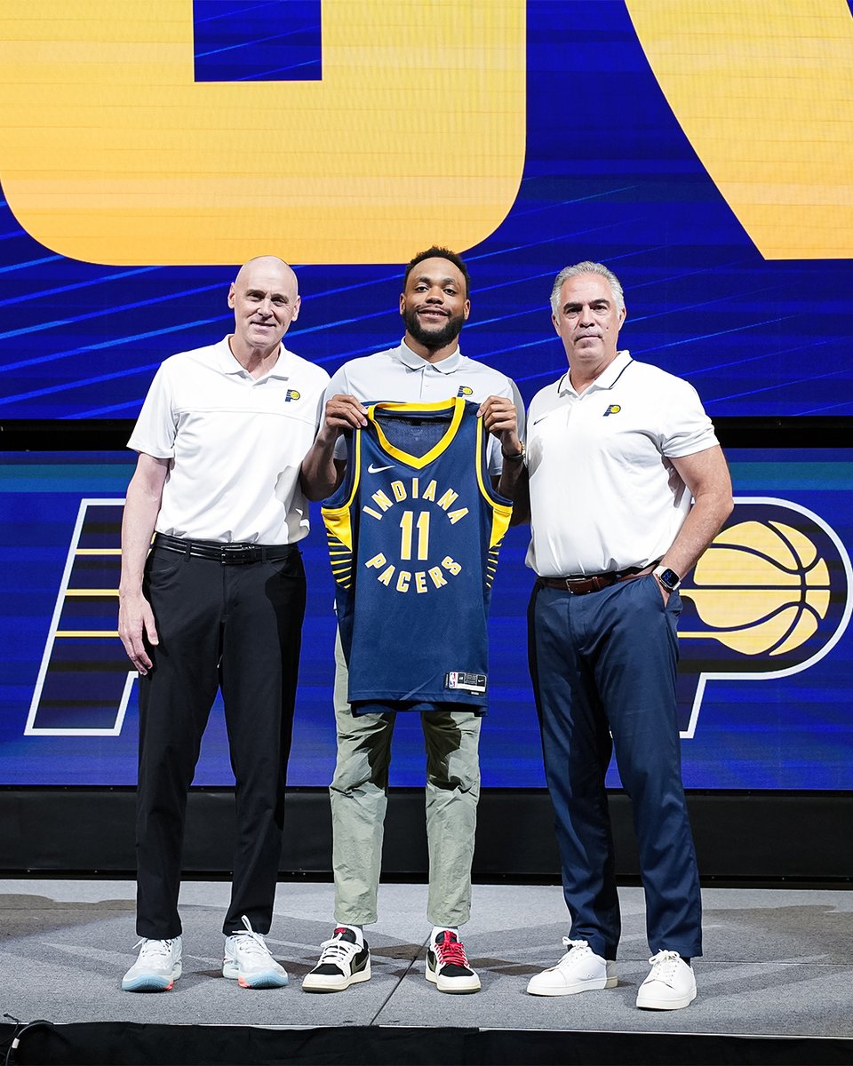 Pacers's tweet photo. Bruce Brown with the Blue and Gold. 👏 https://t.co/lWtzScvtAW