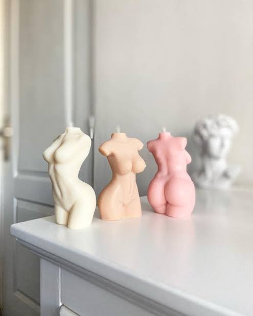 Negocio del día:

Puedes comprar moldes de velas y comenzar a fabricarlas en casa para venderlas, es muy barato y ya que el atractivo es visual puedes venderlas muy caras.

Algo de dinero extra se puede convertir en un ingreso muy bueno si sabes jugar tus cartas.