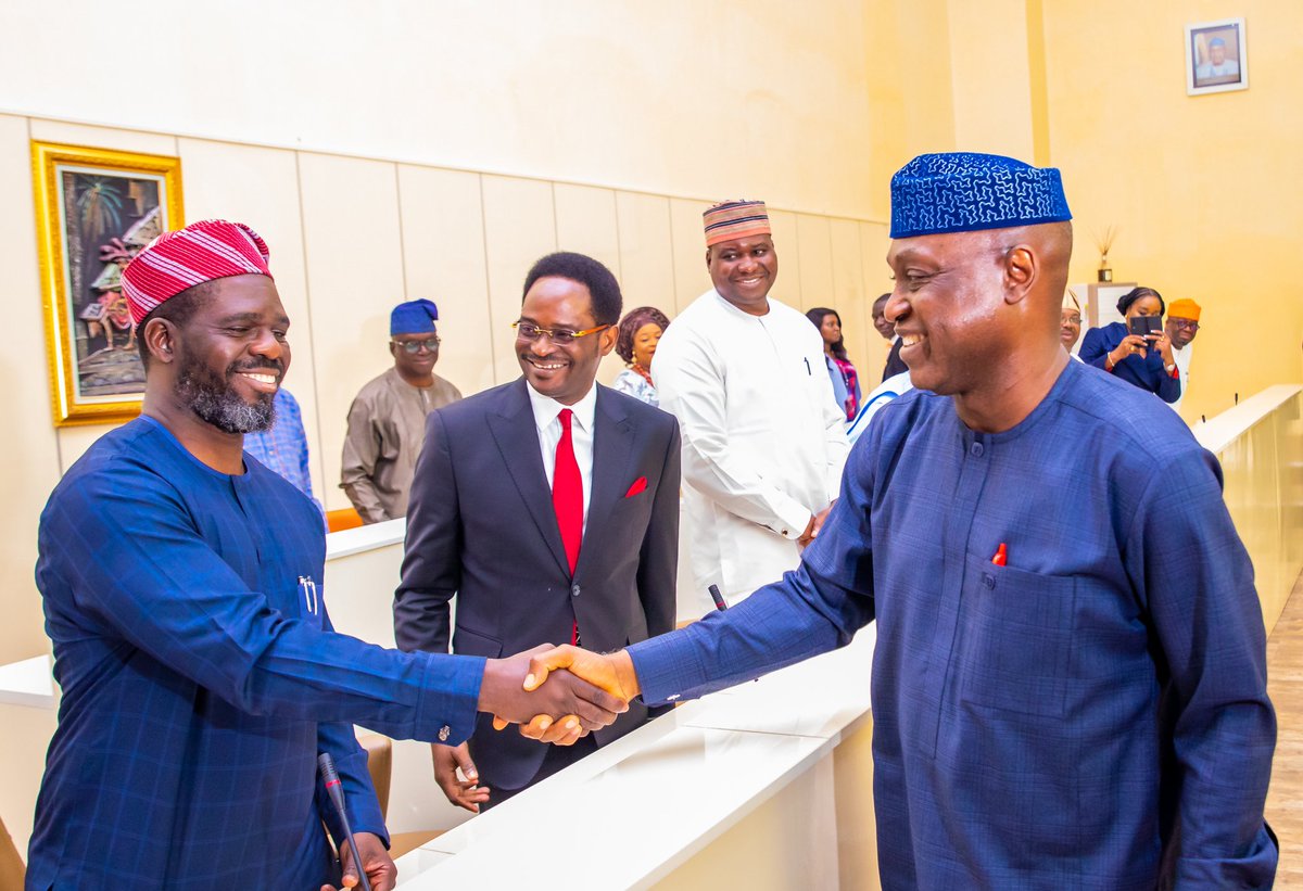 biodunaoyebanji's tweet photo. I had the pleasure of inaugurating members of the Economic Management Team today at the Exco Chambers, Governor's Office, Ado Ekiti.

#ProudlyEkiti
#InvestinEkiti
#IloveEkiti https://t.co/z7BetpfH1y