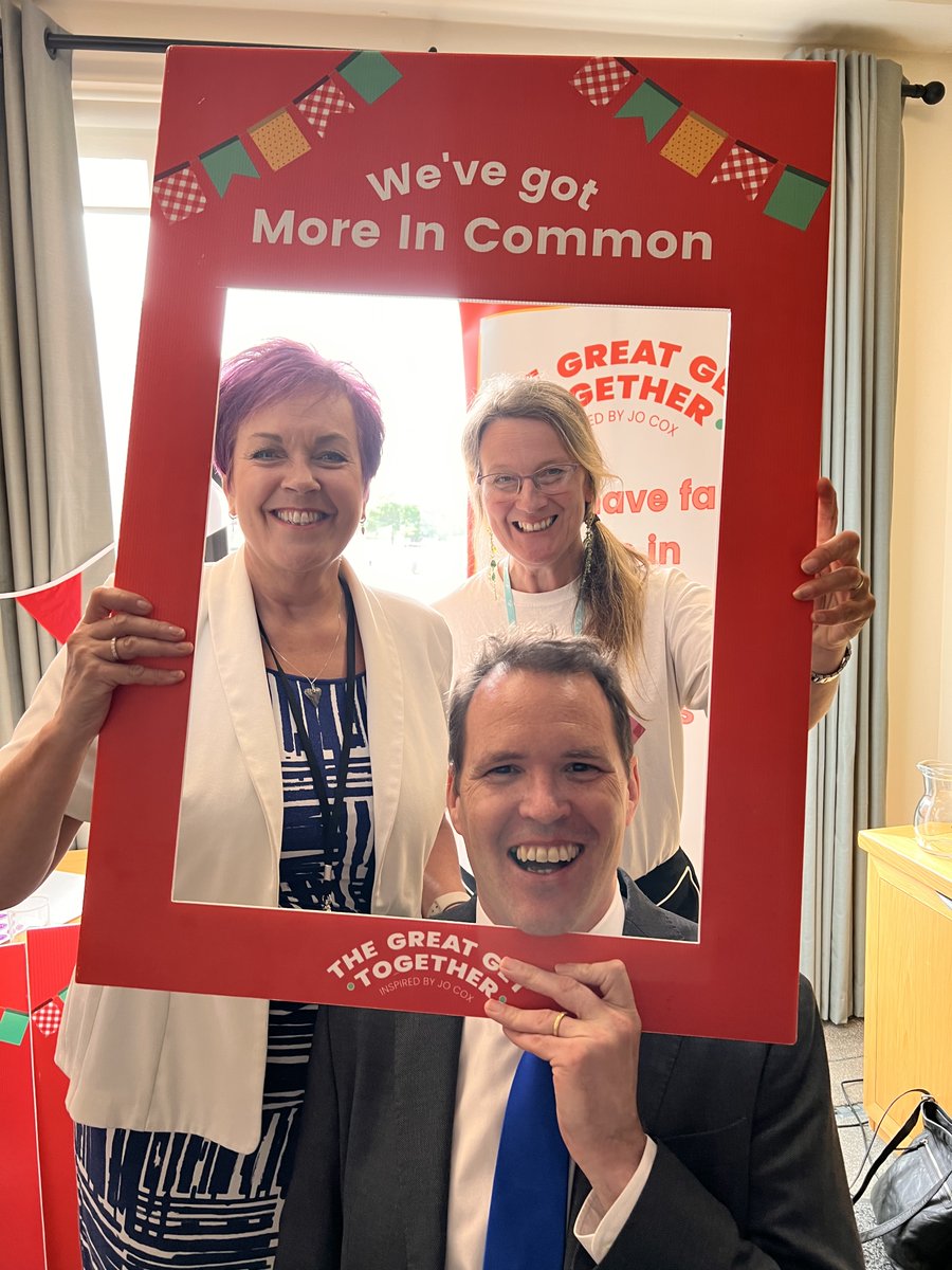 Absolute delight to join Senedd Members for their #GreatGetTogether last week 🏴󠁧󠁢󠁷󠁬󠁳󠁿
Good to meet @Dawn_Bowden &amp; Lee Waters @Amanwy &amp; chat about how sport, culture &amp; Welsh cake kindness can bring community together. 
Thanks for the invite #MoreInCommonCardiff🫶 
Always #MoreInCommon