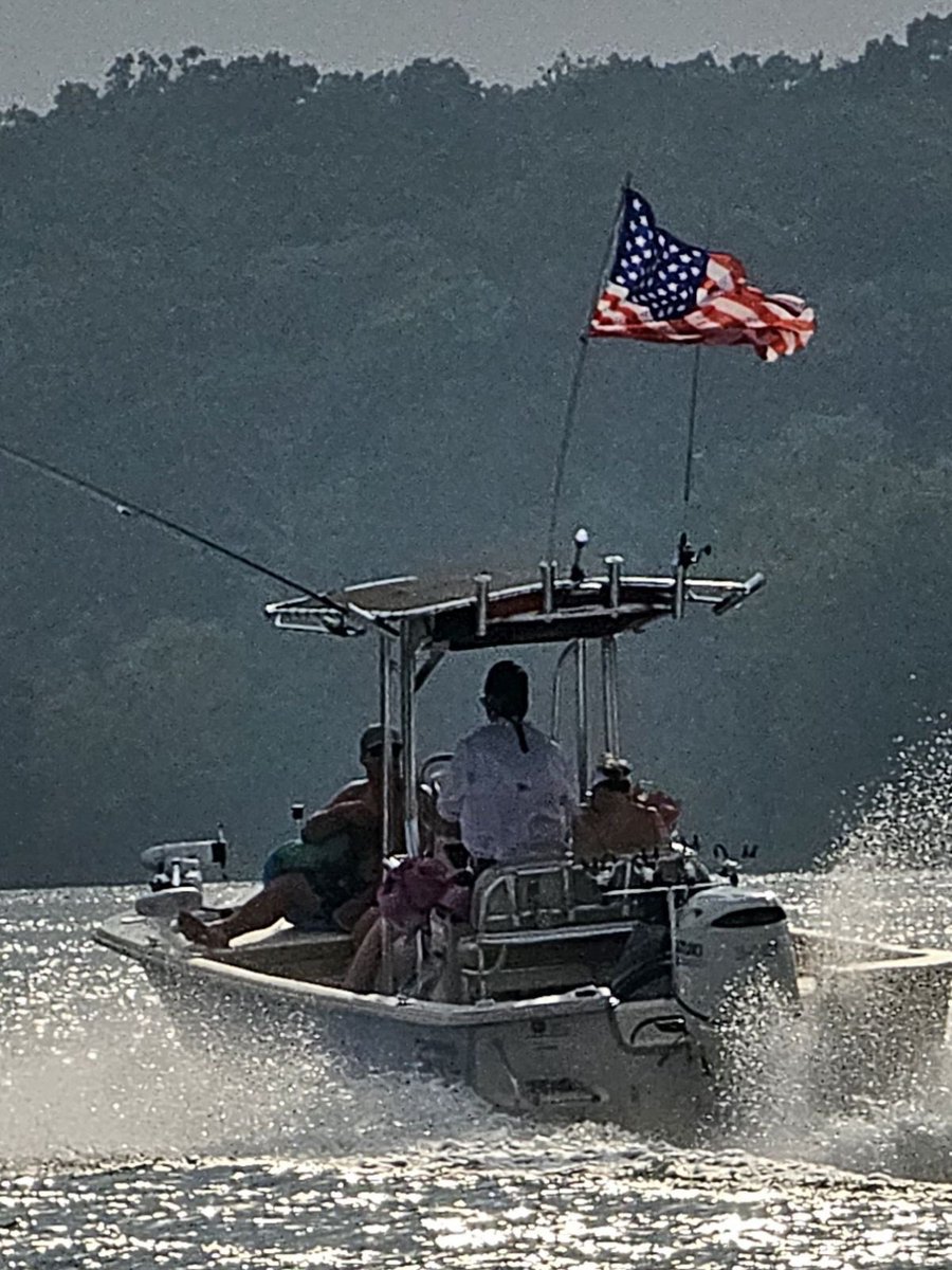 EricJr_n_VA's tweet photo. Absolutely love our annual camping trip @KerrLakeLife. Family, friends, and a little fishing. #lovetofish https://t.co/B84ofsuB4C