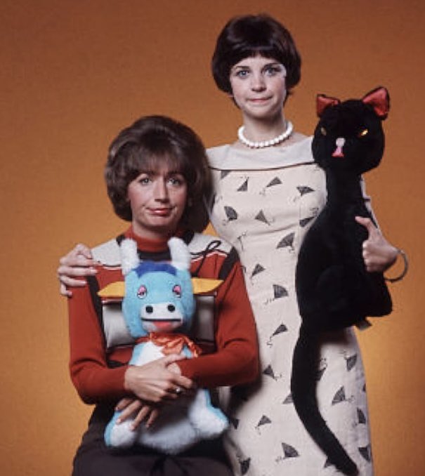 Who Remembers Boo Boo Kitty?

#LaverneAndShirley #BooBooKitty #TV #Cat