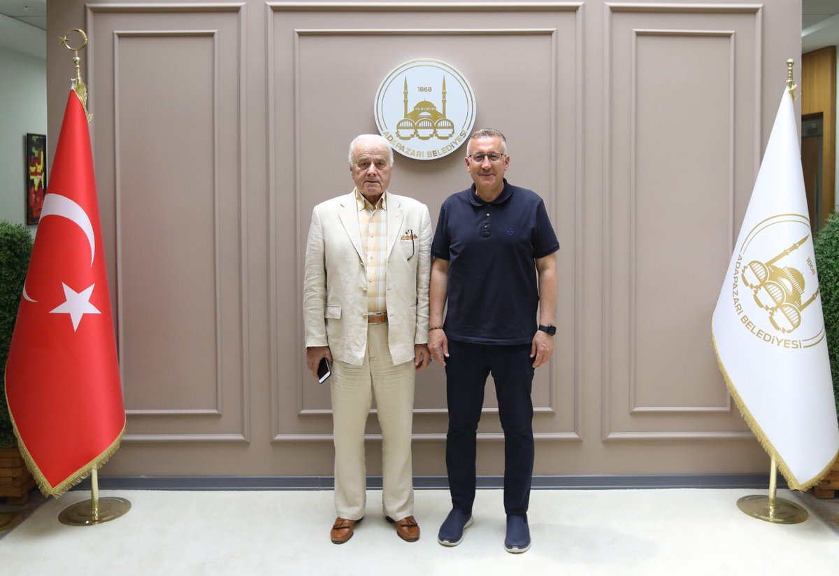 Adapazarı Belediye Başkanımız Mutlu Işıksu ile hasbihal sonrası çok güzel bir hatırat oldu . Başarılarının daim olması duasıyla kıymetli başkanım 🙏