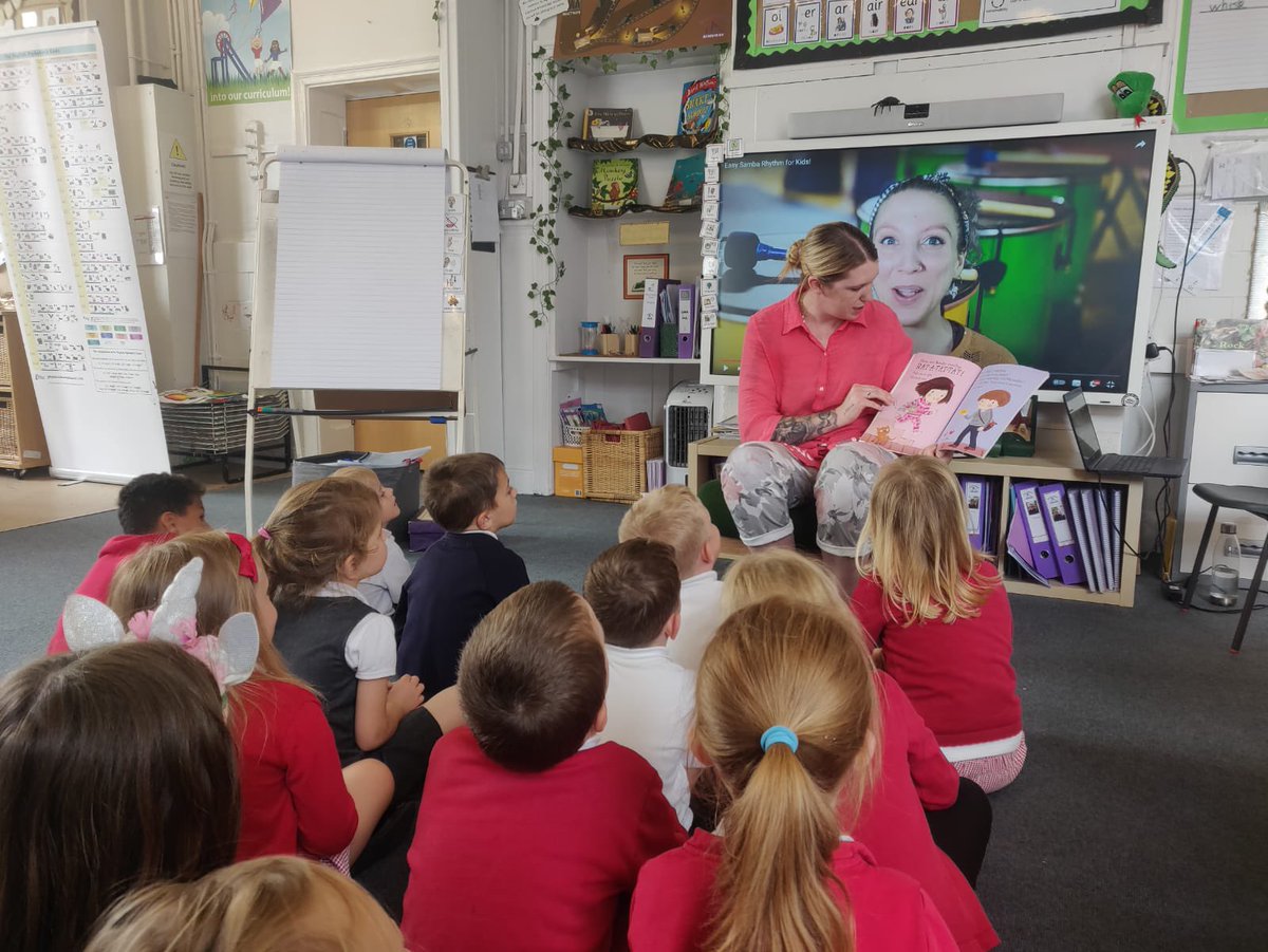 pvacademies's tweet photo. We loved our secret reader 🥰 #teampinxton #reading #readingforpleasure https://t.co/dNEeOWTBpv
