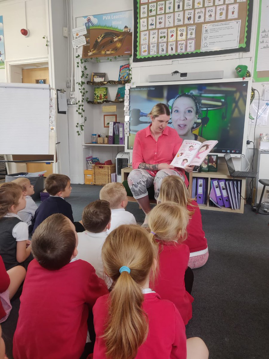 pvacademies's tweet photo. We loved our secret reader 🥰 #teampinxton #reading #readingforpleasure https://t.co/dNEeOWTBpv