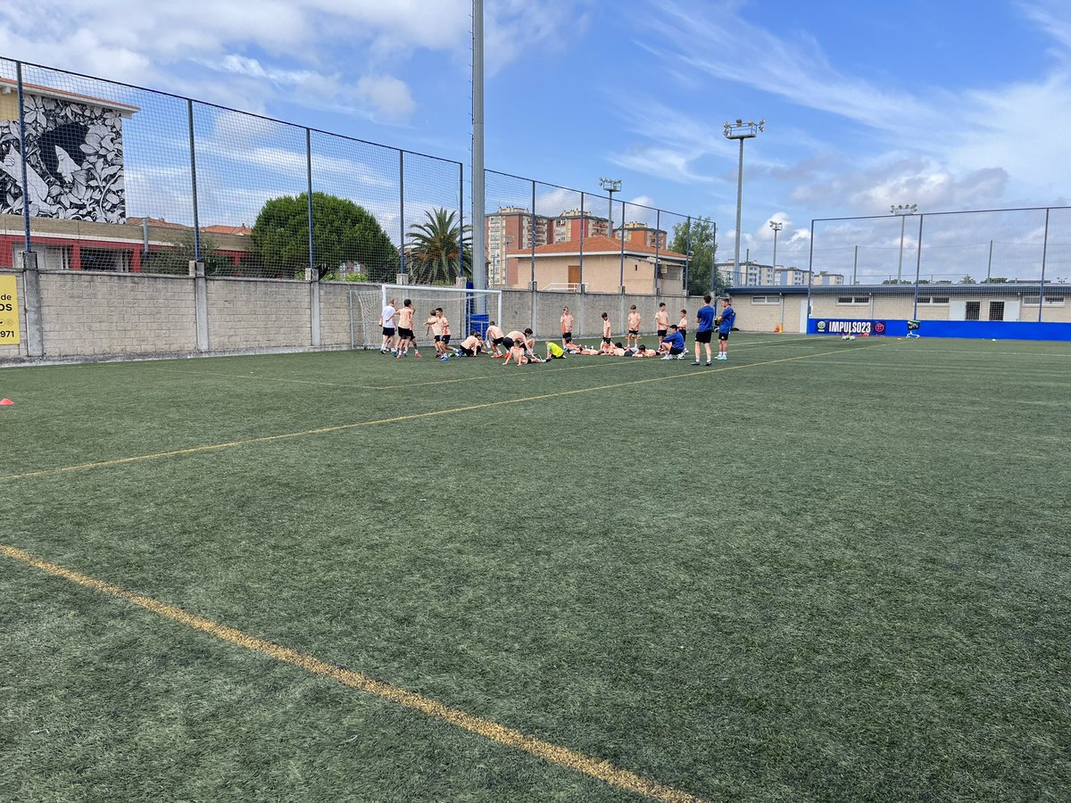 CampusBansander's tweet photo. Buenas tardes !!

Tanto ayer como hoy hemos llevado a cabo juegos y gymkanas con amplia variedad de ejercicios y puntuaciones.

Compañerismo y trabajo en equipo como base para disfrutar.

Seguimos con más ganas que nunca y preparando novedades para la próxima semana. https://t.co/ATZmk3Lrtv