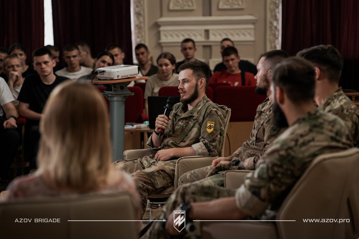 Азовці провели серію зустрічей зі студентами провідних київських вищих навчальних закладів.

Детальніше читайте в нашому Telegram-каналі: t.me/azov_media/4813