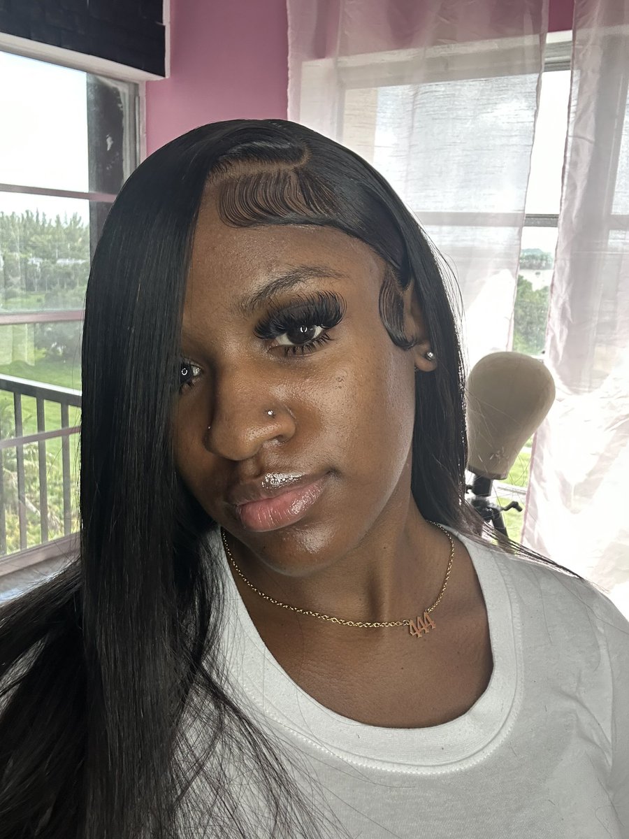 No makeup on that’s when you the prettiest 🤍