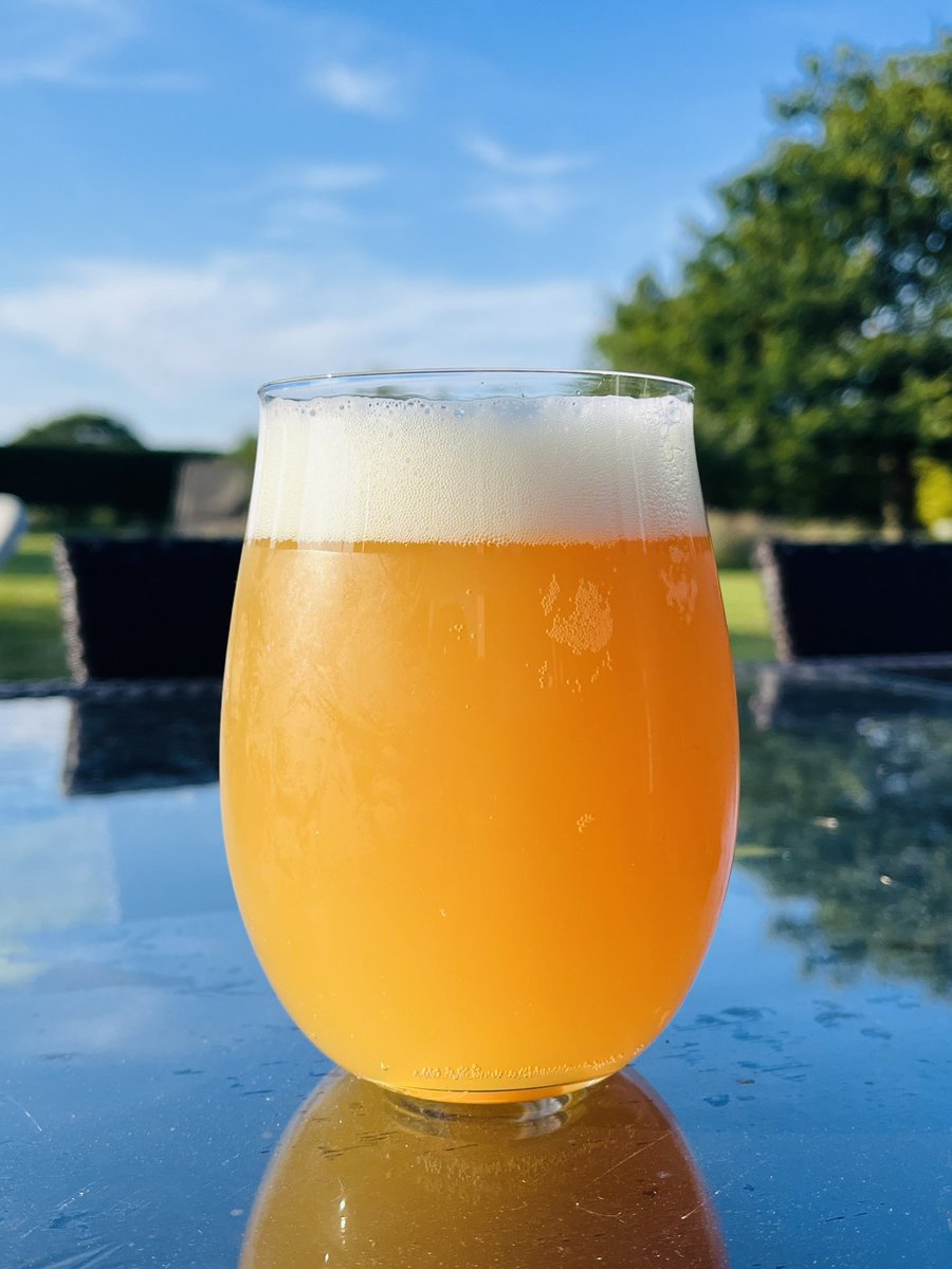 <a href="/flocbrewing/">Floc. Brewery & Taproom</a> 8% DIPA courtesy of <a href="/YpresCastleInn/">Ypres Castle Inn</a> Absolute belter boys! 👏🏻