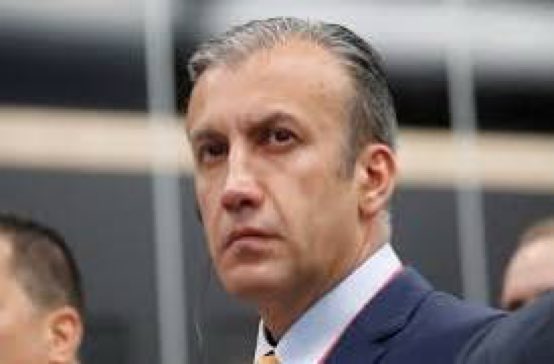 rajote's tweet photo. Este desgraciado hombre se robó 30 mil millones de dólares ,por que no está preso ,dónde está el fiscal general,dónde está el contralor y dónde está el https://t.co/5bzw00ABzv
