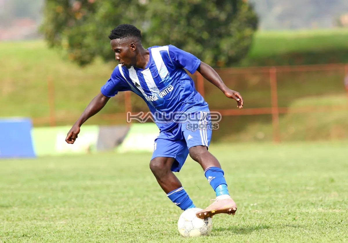 𝗟𝗮𝗯𝗮𝗻 𝗧𝗶𝗯𝗶𝘁𝗮 beats Lawrence Bukenya and Gadhafi Wahab to scoop the Best Midfielder of the Season award. The youngster was so instrumental as he helped Busoga United survive relegation.

#KyleReports | #PilsnerSUPLAwards