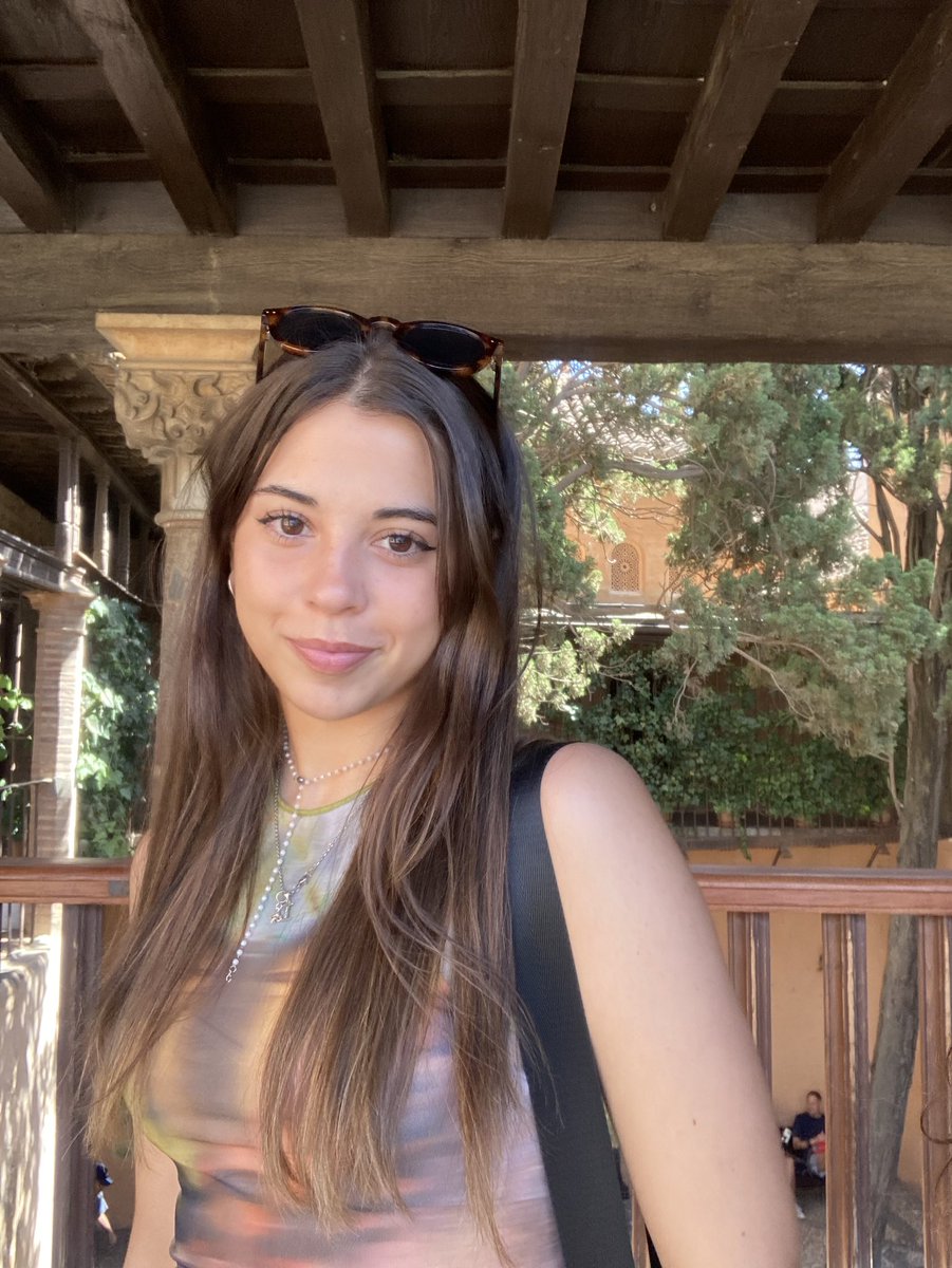 la vi bailando en la alhambraaaaa