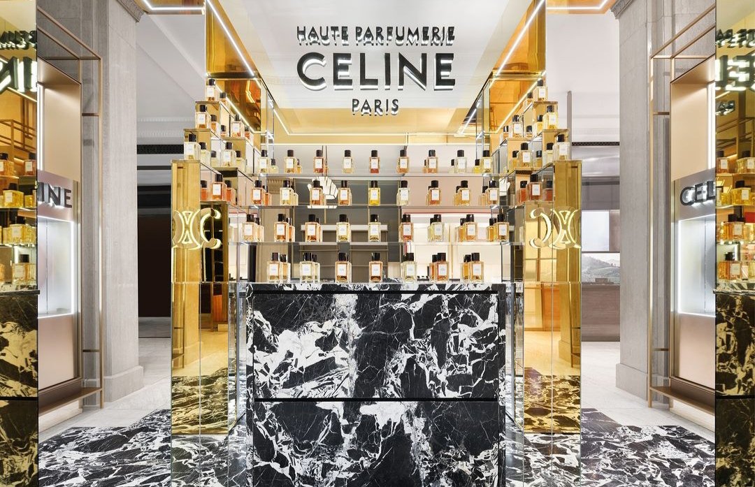 cppluxury's tweet photo. CELINE opens Haute Parfumerie pop-up at Harrods in London
#Celine #CelineHarrods #Harrods #HauteParfumerie #luxury #luxuryfashion #luxurybeauty #perfumerie #fragrances @Harrods @celineofficial https://t.co/GUKGYr5Rlj