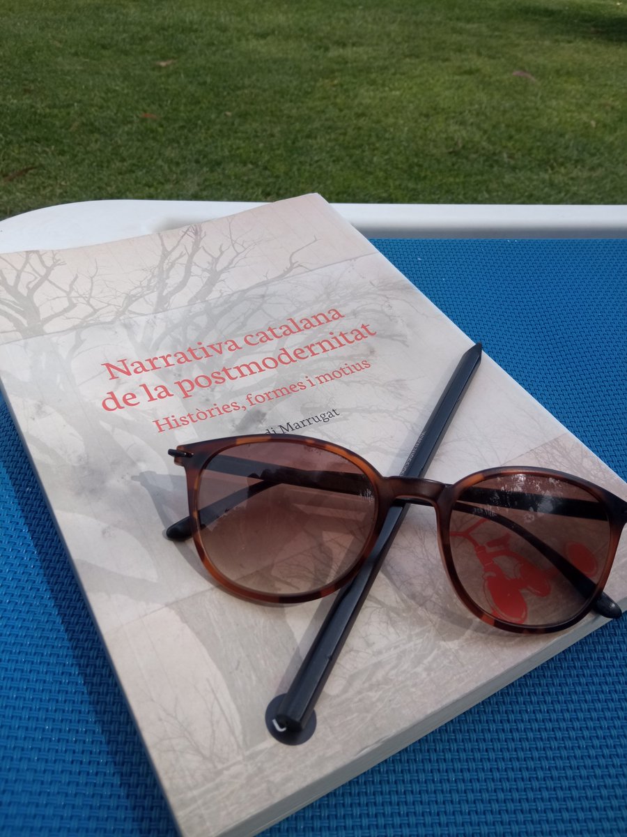 estersirvent's tweet image. Comença l&apos;estiu: primeres lectures #lecturesdestiu