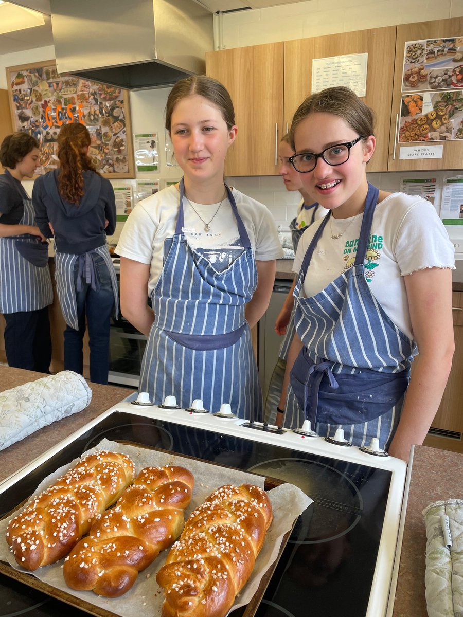 Beautiful brioches and tartes aux fraises. Bravo les filles!