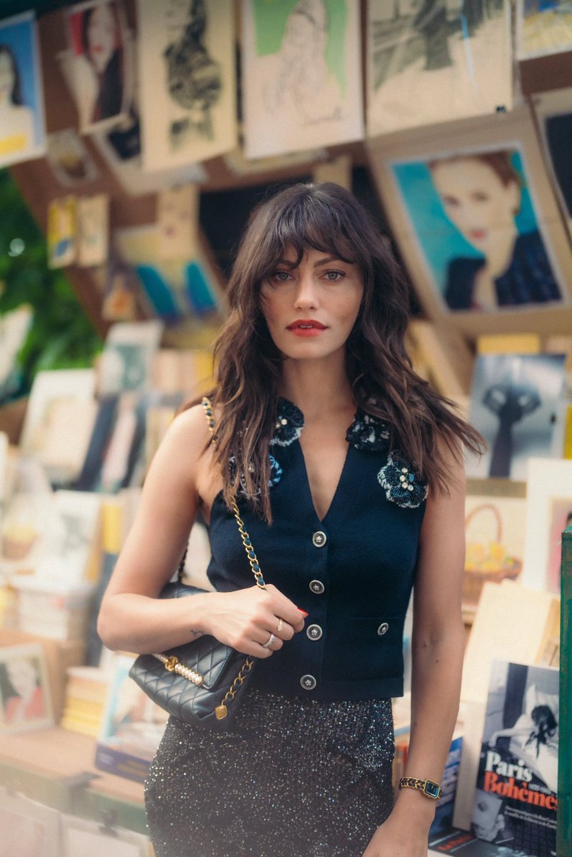 📸 | Phoebe Tonkin photographed at the CHANEL Haute Couture Fall/Winter show #phoebetonkin