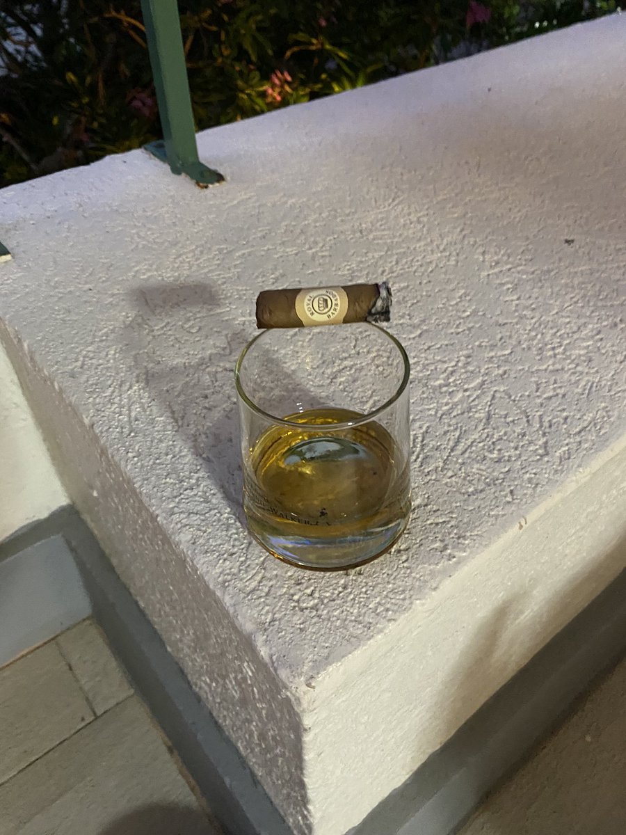 MarchMadness76's tweet photo. Pre dinner Cigar &amp; Johnny Walker Black! https://t.co/82IGzVA8Ki