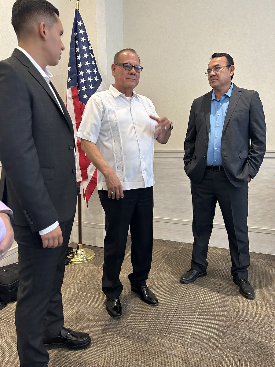 Jorgeorsa13's tweet photo. Presentes en la primer cumbre de negocios Pharr Texas 🇺🇸🇲🇽 @BosqueHomero @fcervantes5  @Canacintra_GP https://t.co/fnPLZ6ORmf
